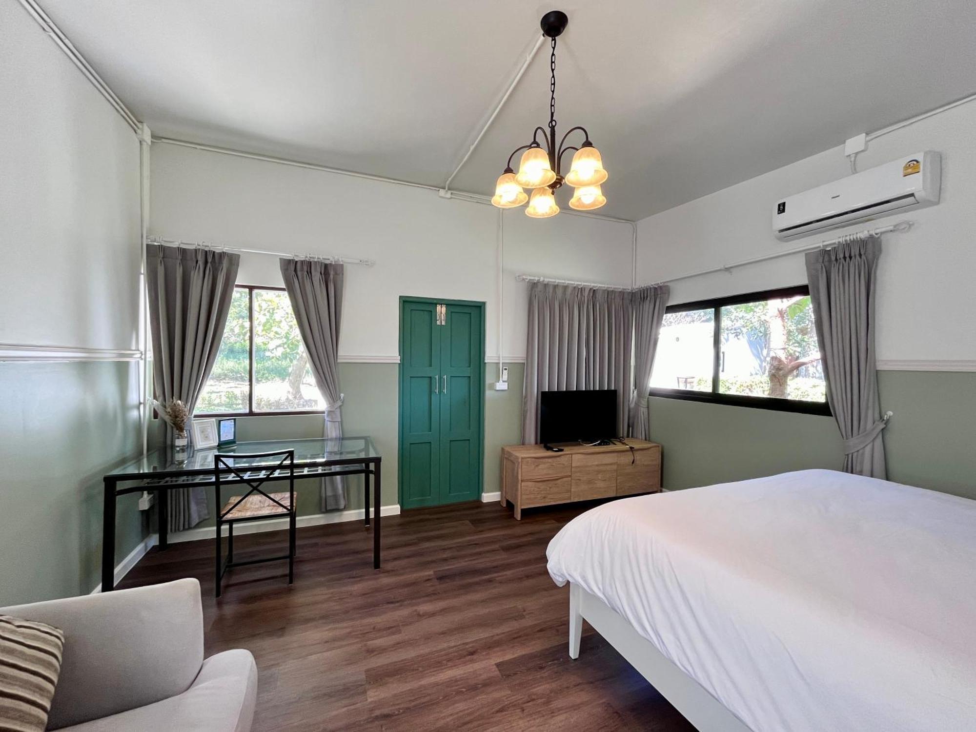 Tubtao Sleepy Hill Hotel Pong Talong Room photo